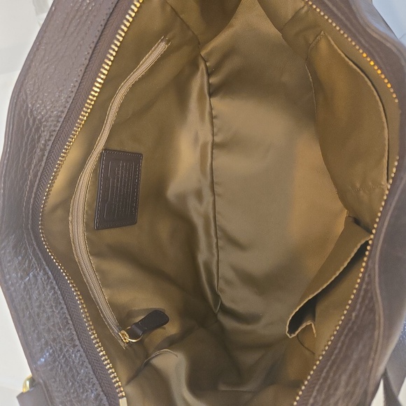 Coach Carrie Park Carryall
Shoulder Bag/Tote Brown Pebbled Leather - Picture 9 of 16